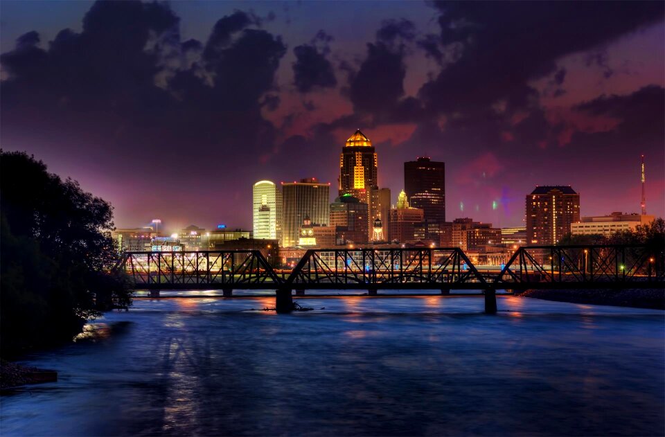Des moines iowa downtown