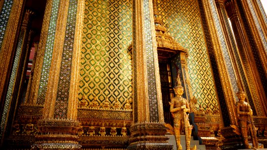 Palace, Thail, In thail