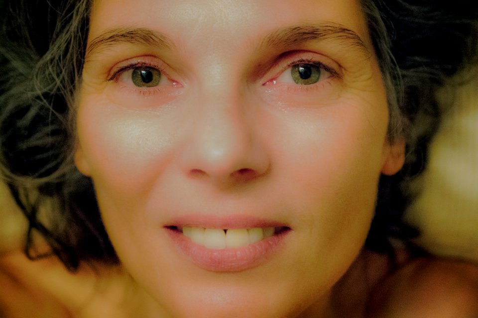 Peau, Un certain sourire, Sourire
