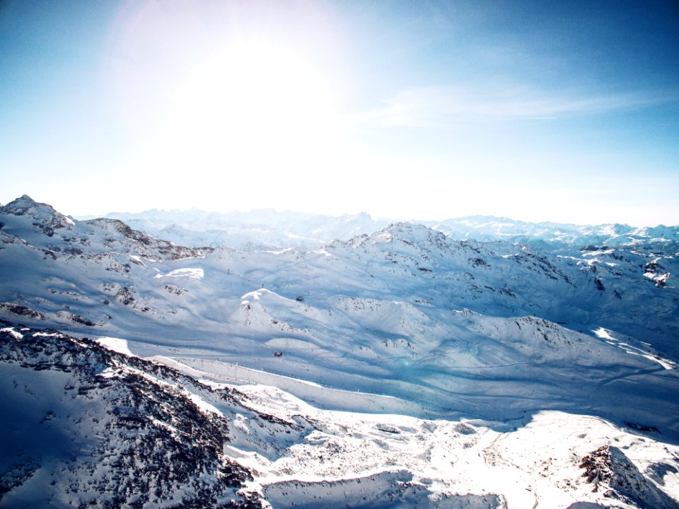 snow mountain under white sky