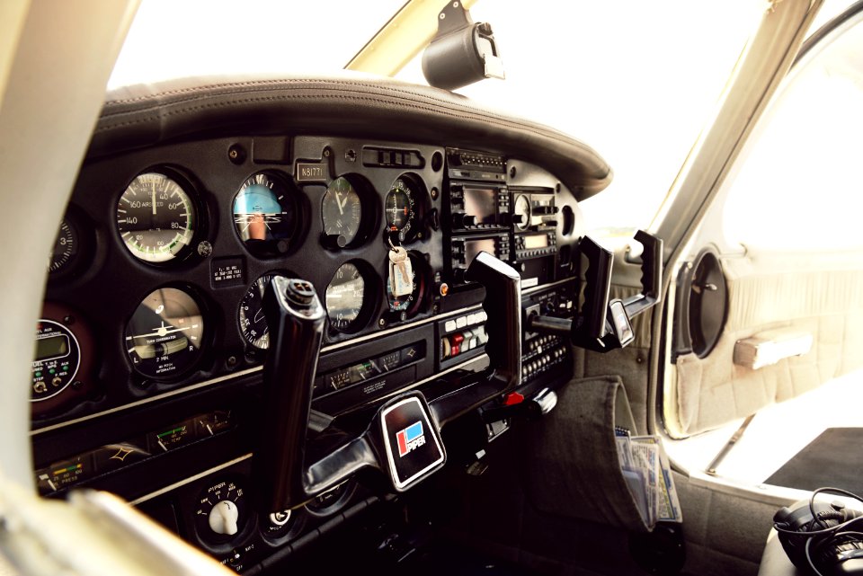 Pdk, Piper cherokee, Pilot