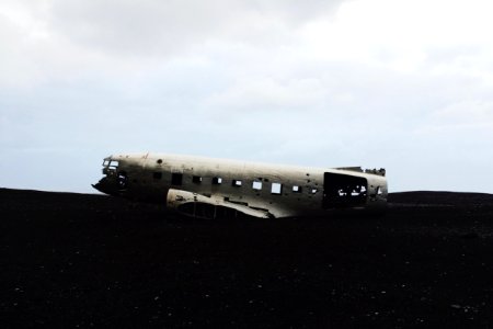 Icel, Path to wrecked dc3 plane on slheimas, Ocean