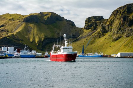 Icel, Vestmannaeyjar, White water photo