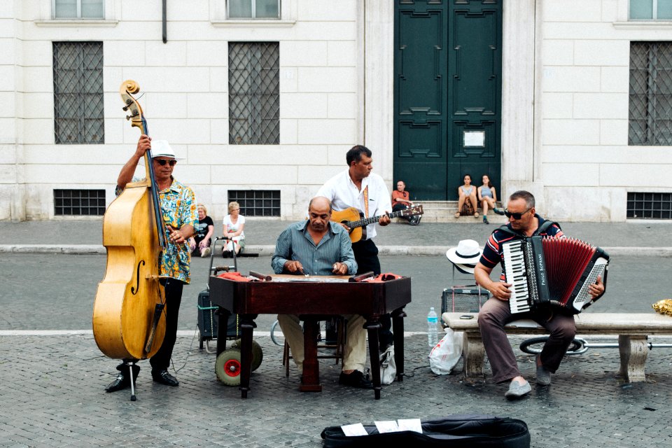 Rome, Italy, Gitar