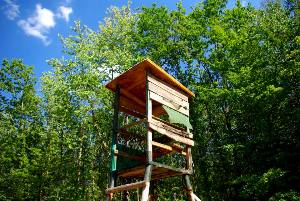 Hennezel, Lookout, Hut