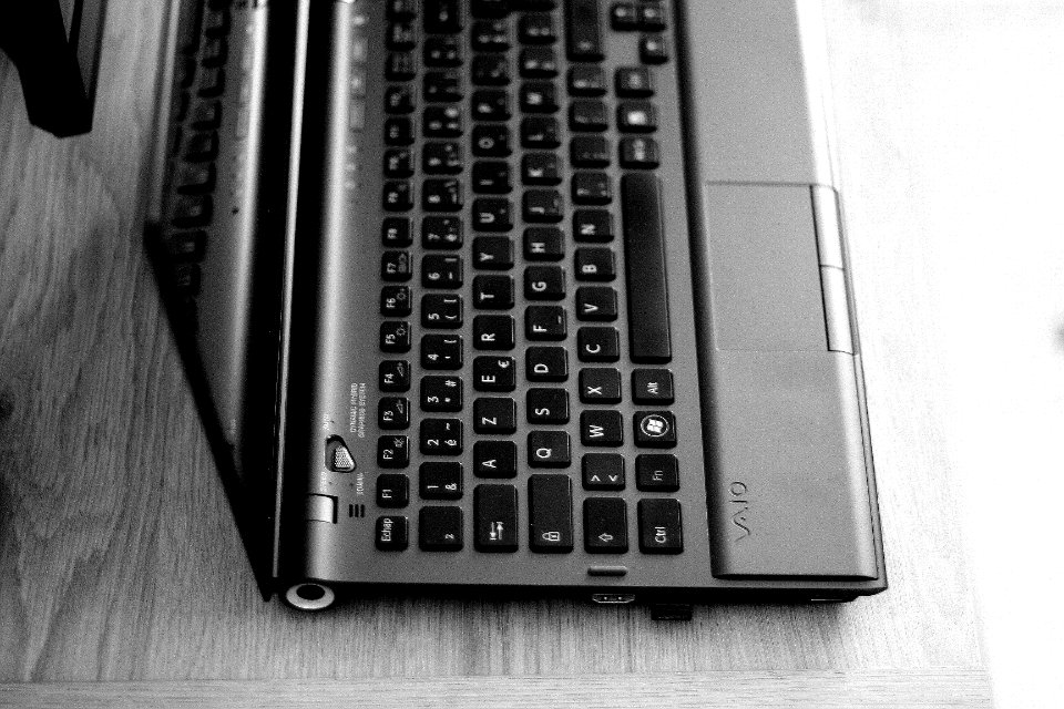 Tubize, Belgium, Notebook