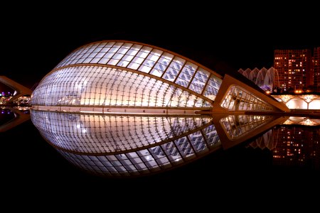 Valencia, Mirror, Light