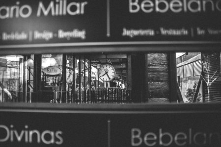 Barrio italia, Clock
