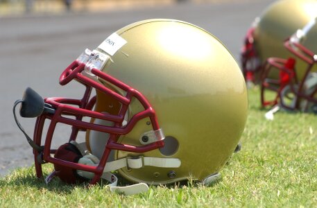 Sport equipment face guard