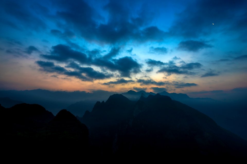 mountain peak during daytime photo