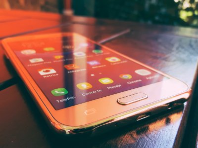 Social media, Samsung, Technology
