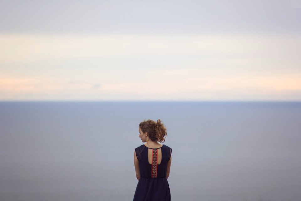 woman looking at the left