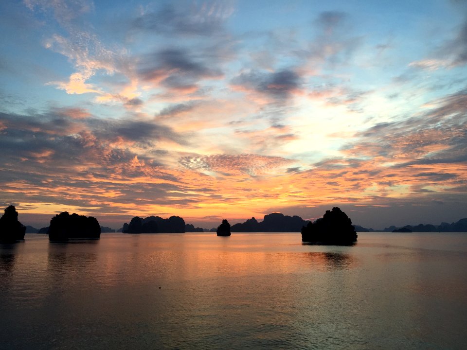 H long bay, Vietnam, Isl photo