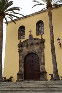 Mediterranean flair architecture