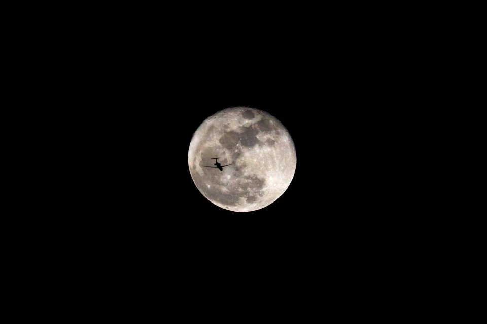 full moon during the night