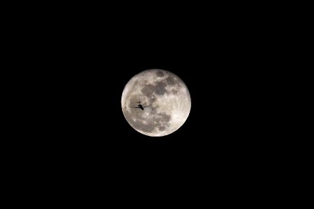 full moon during the night