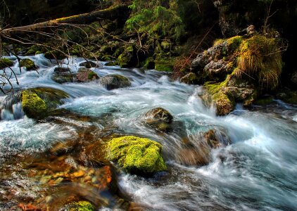 Mountains water the stones photo