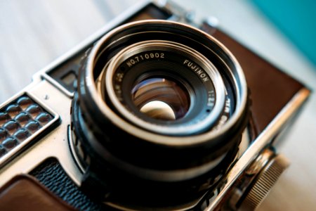 close-up photography of an old film camera photo