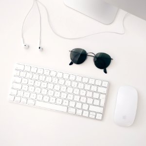 Apple Magic keyboard and mouse photo