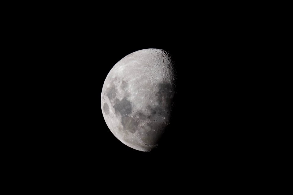 photo of half quarter moon