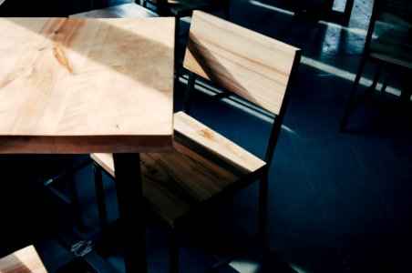 brown wooden chair photo