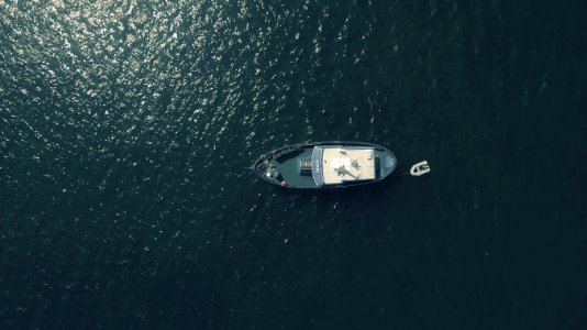 aerial photography of sailing boat in water photo