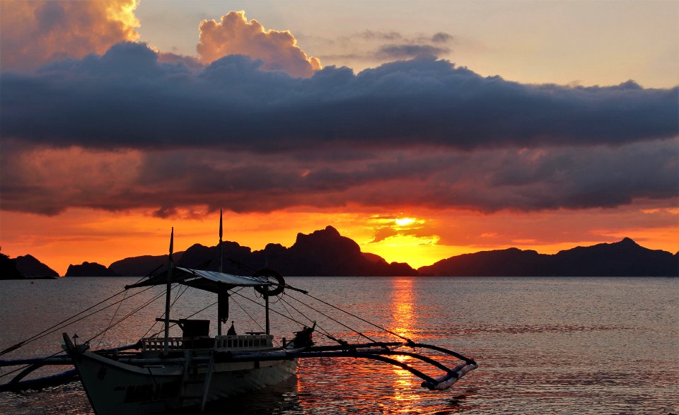 Clouds, El nido, Orange