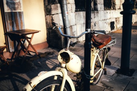 white and brown bicycle photo