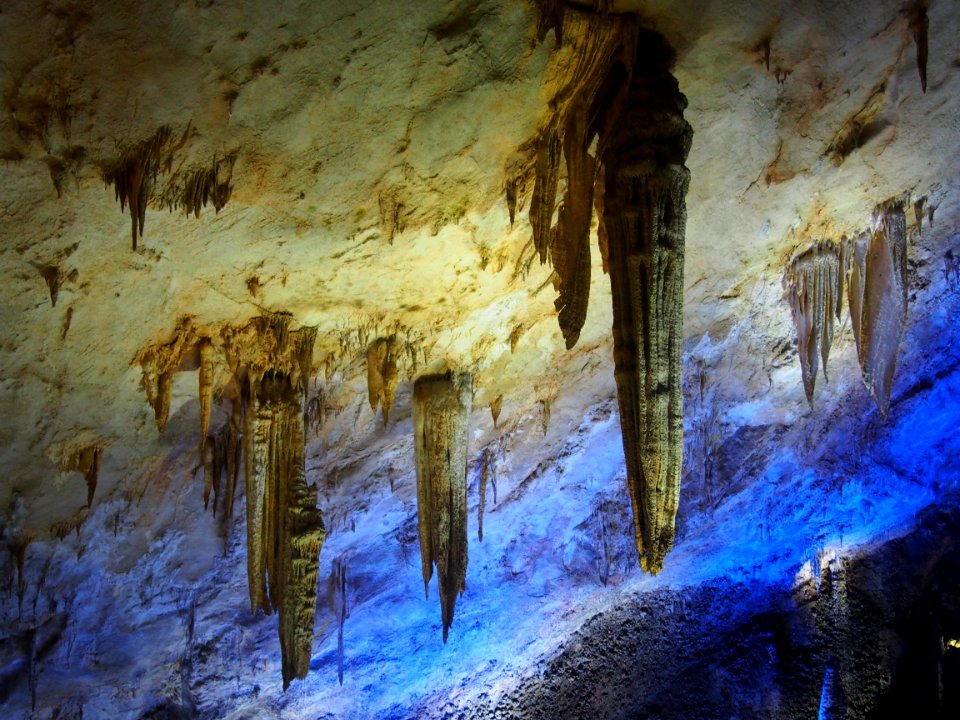 Bijie, China, Cave