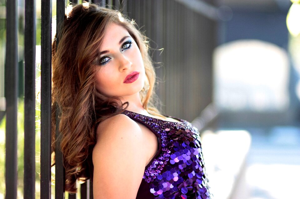 Mov sequins shine