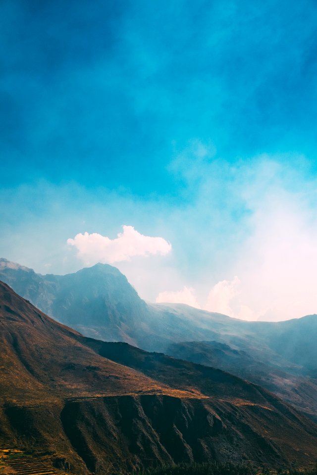 mountain view under blue sky