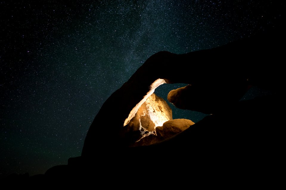 brown stone in the mountain during nighttime