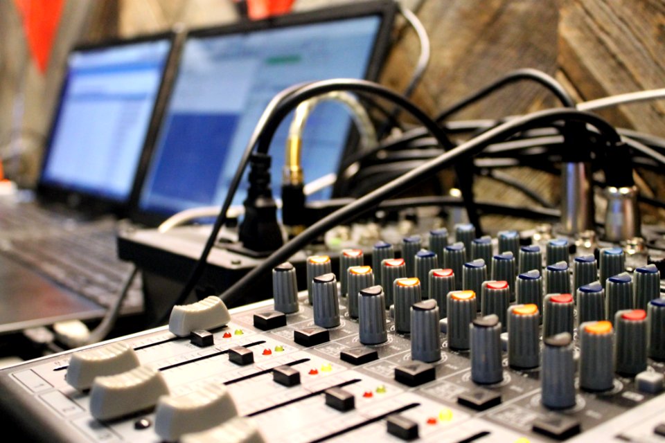 Sound mixer, Sound engineering, Laptop