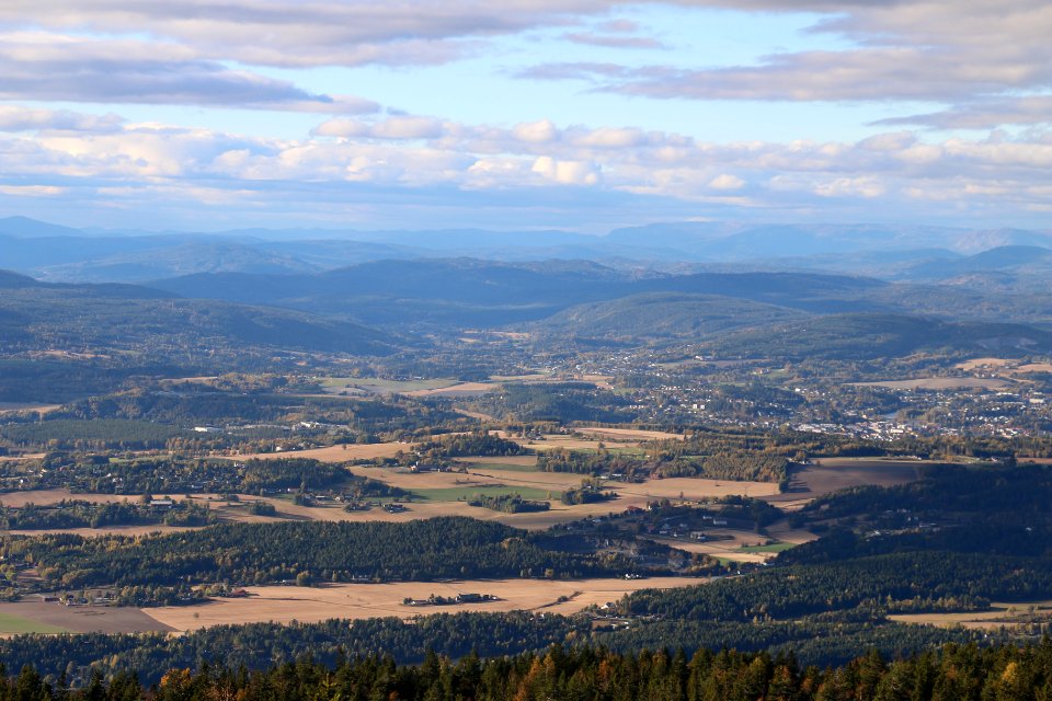 Norway, H nefoss, Hills
