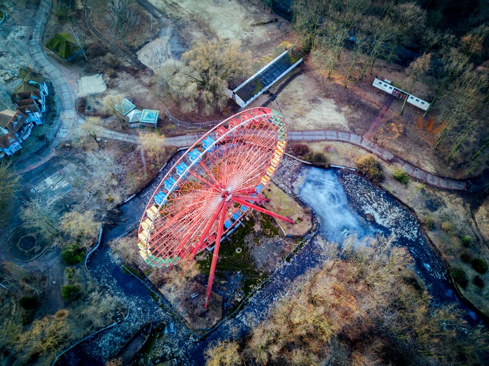 bird's eye view of ferris wheel