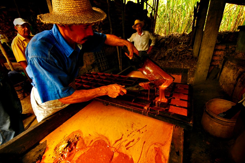 Ecuador, Pinas, Gente
