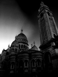 Glise, Black, Monument