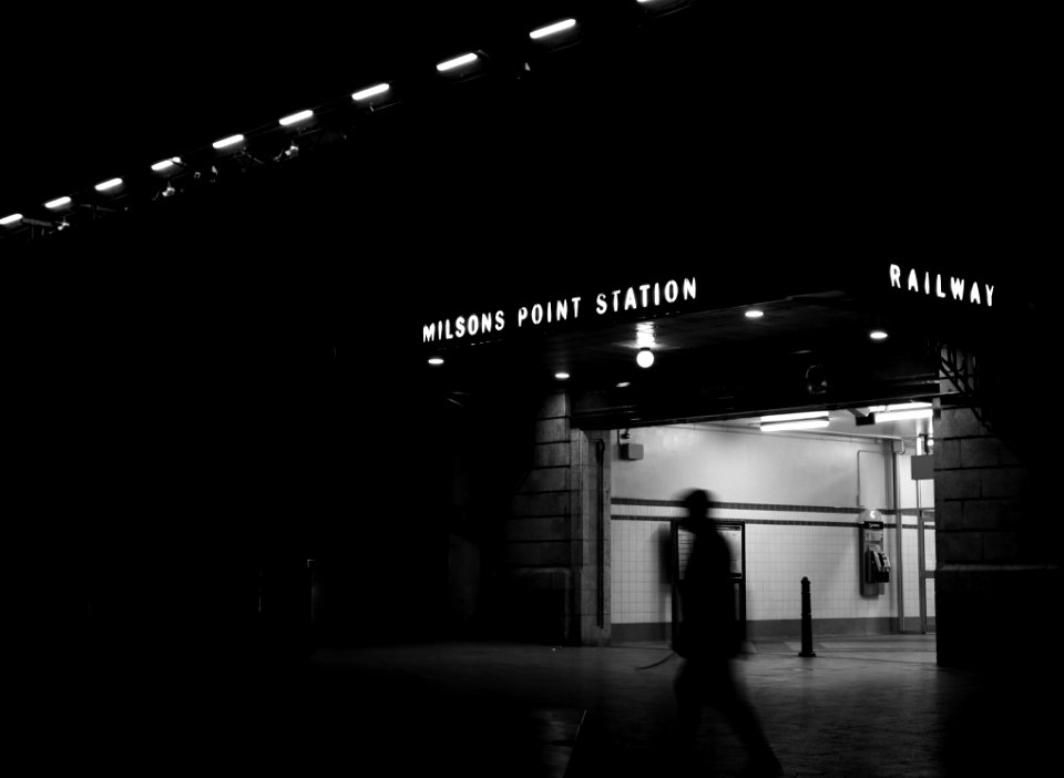 Train station, Sydney, Mile one point station