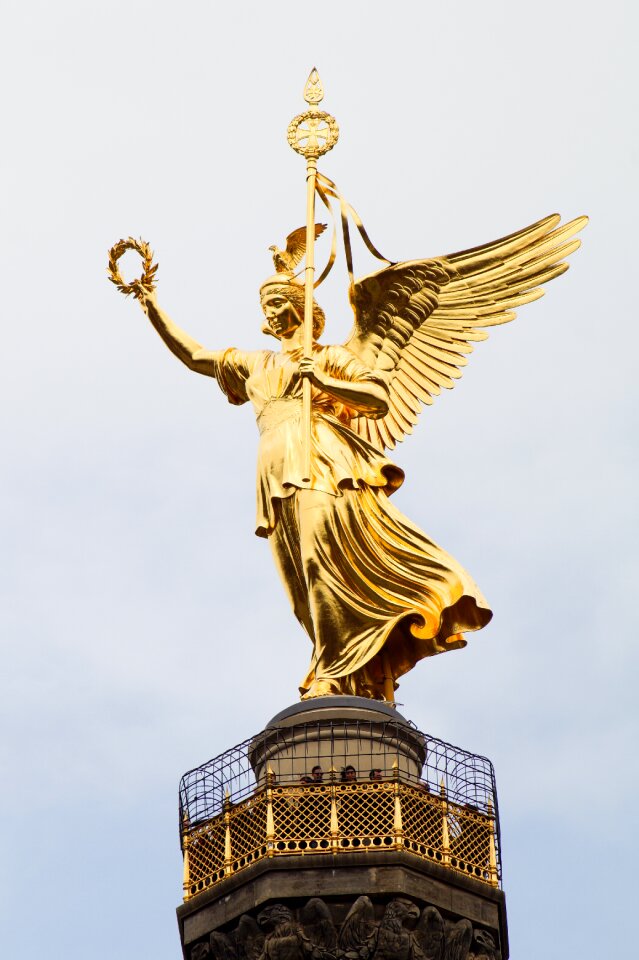 Sculpture imposing places of interest