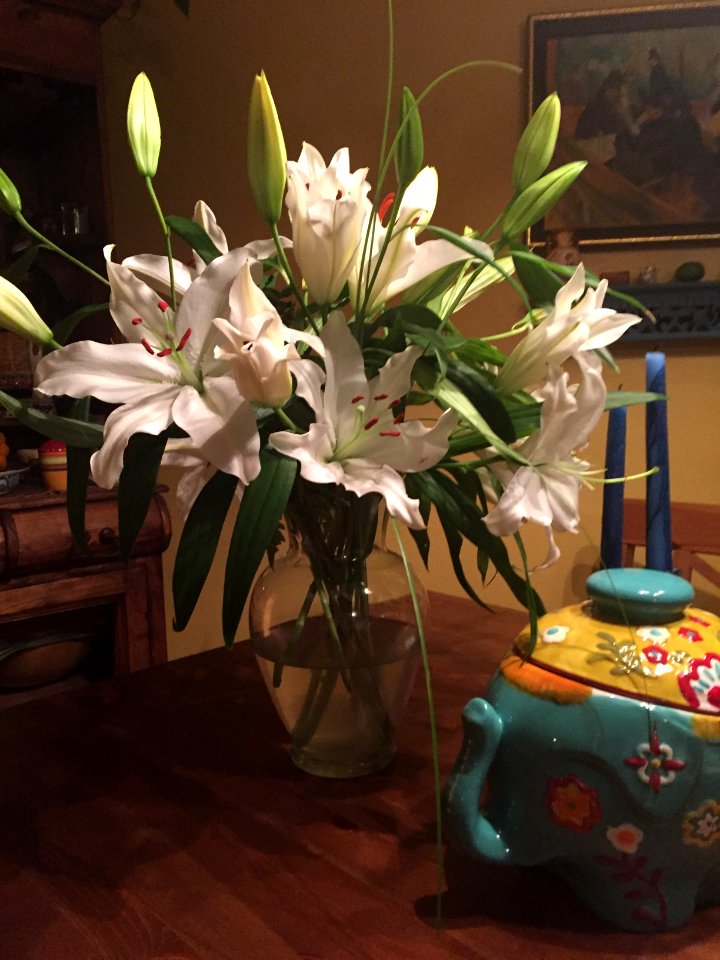 Cookie jar, Table, Flowers photo