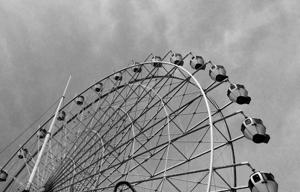 Ferris wheel sky, Eerie ferris wheel, Eerie amusement park