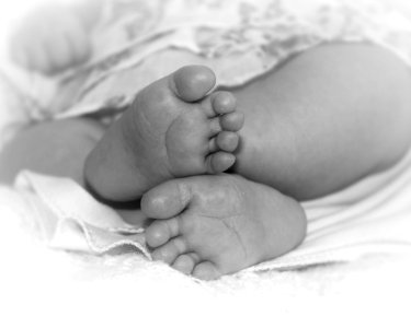 Tiny, Toes, Black  white