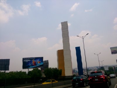 Naucalpan, Mexico, Torres de sat lite