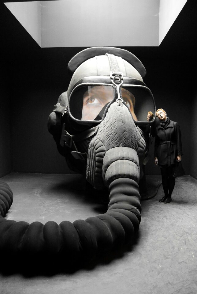 Installation flyer gas mask
