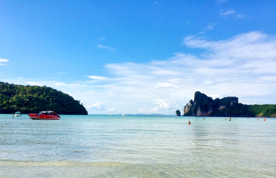 Ban thai road tambon ao nang, Amphoe mueang krabi, Chang wat krabi 81000 photo