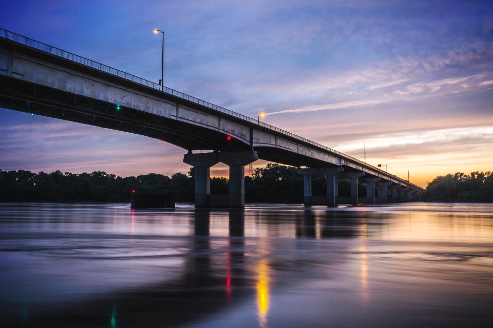 gray concrete bridge
