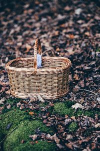 closeup photography of brown wicker basket photo