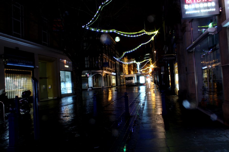 Manchester, Suttons   robertsons pawnbrokers manchester, United kingdom
