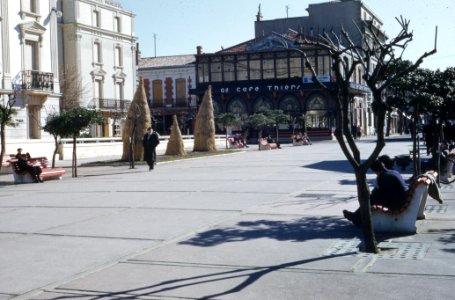 City, Bench, Cafe