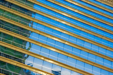 Building glass architecture